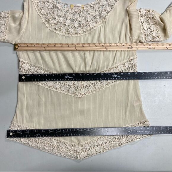 ALTAR’D STATE,Women’s Ivory,Crochet Lace,Long Sleeve,Small Top, asymmetrical hem - Picture 3 of 8